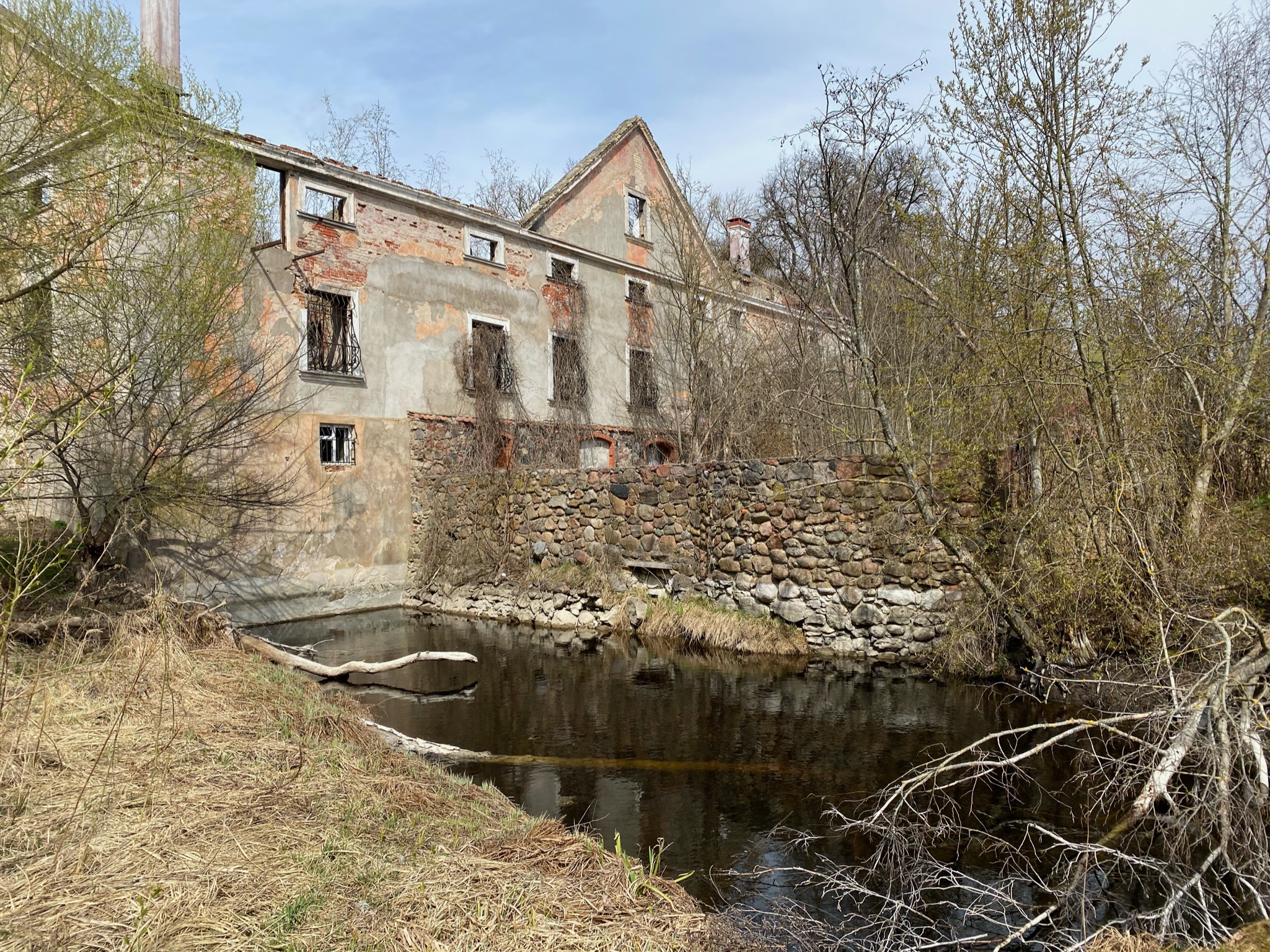 8E25B47B-FC74-4C4A-BC91-E24A52201B70